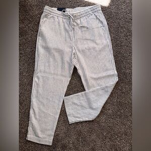 GAP Gray Striped Women’s Easy Pant with Tapered Leg